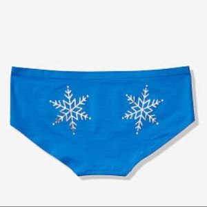 NWT VS PINK SEAMLESS HIPSTER - blue snowflakes